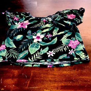 Green short sleeve shirt